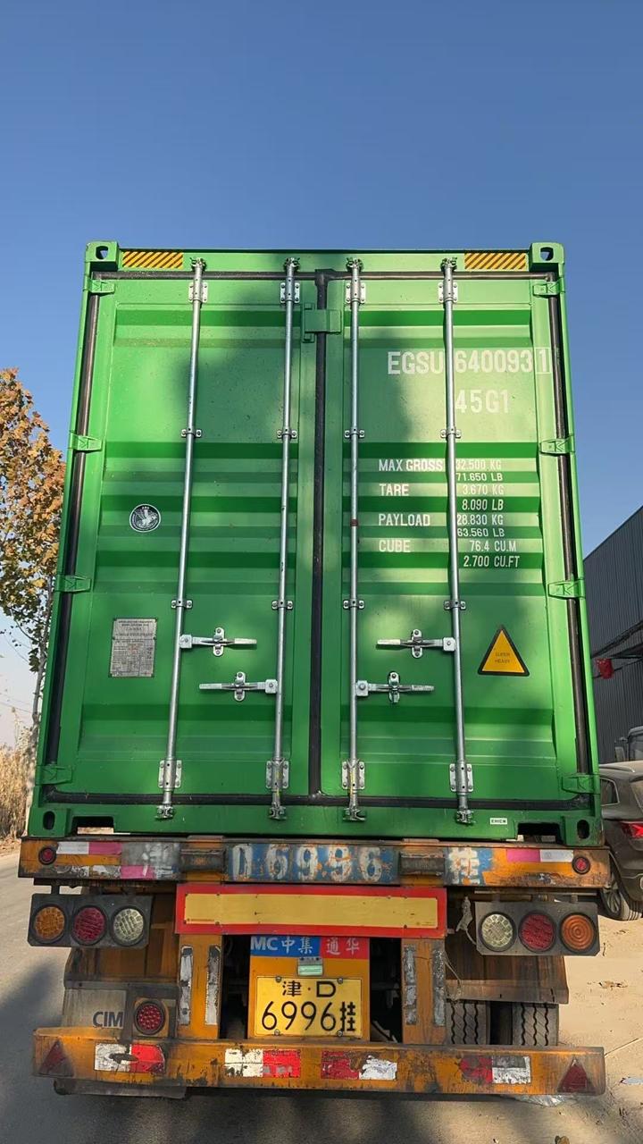 Container fechado pronto para transporte